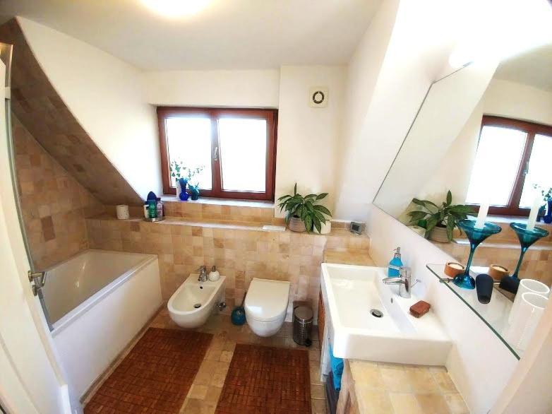 Mediterran-Skandinavisch - Outdoorwhirlpool Ganzjaehrig Burgthann Extérieur photo
