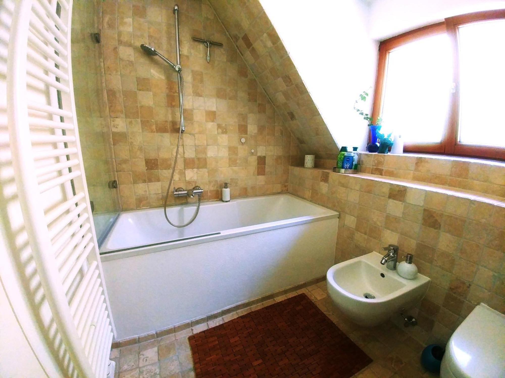Mediterran-Skandinavisch - Outdoorwhirlpool Ganzjaehrig Burgthann Extérieur photo